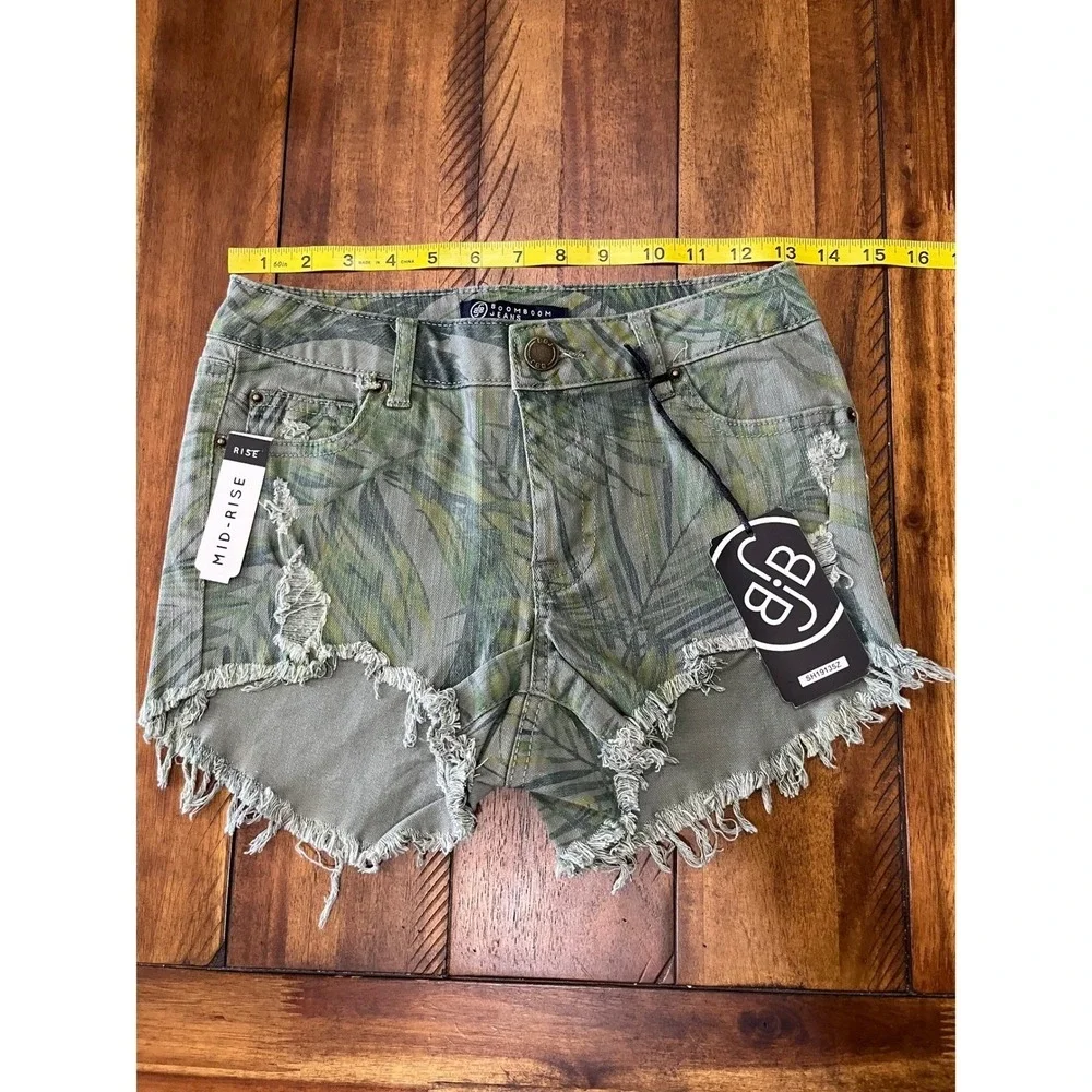 Boom Boom Jeans Denim Shorts Woman Size 5 Green NEW Tropical‎ Distressed